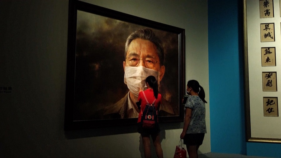鐘南山畫像展，鐘南山口罩畫像，疫情下的畫展